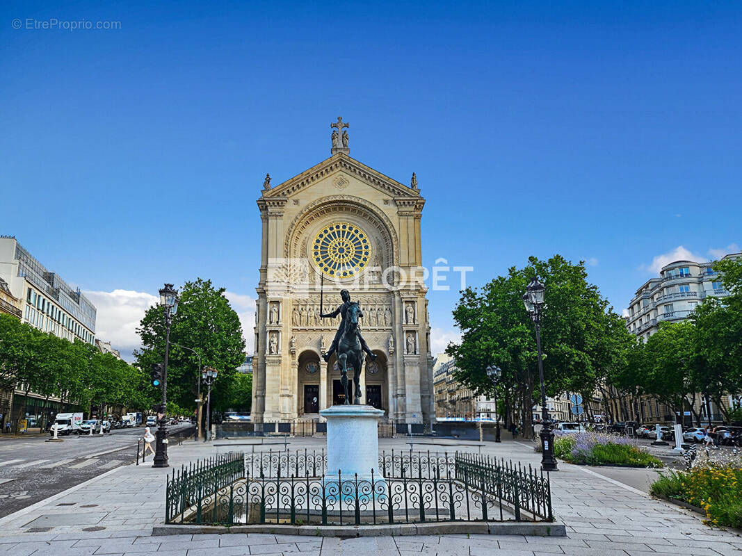 Appartement à PARIS-8E