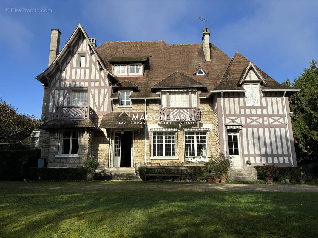 Maison à CHANTILLY