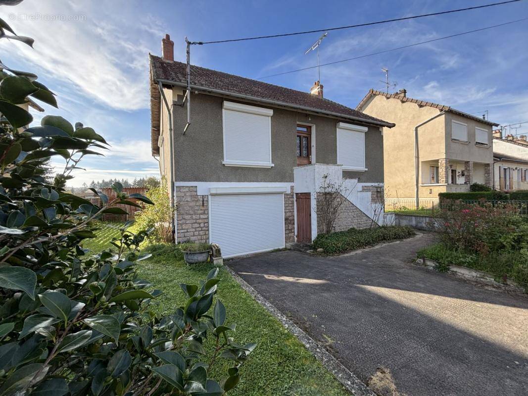 Maison à BOUSSAC