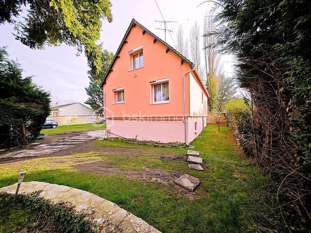 Maison à EPERNON