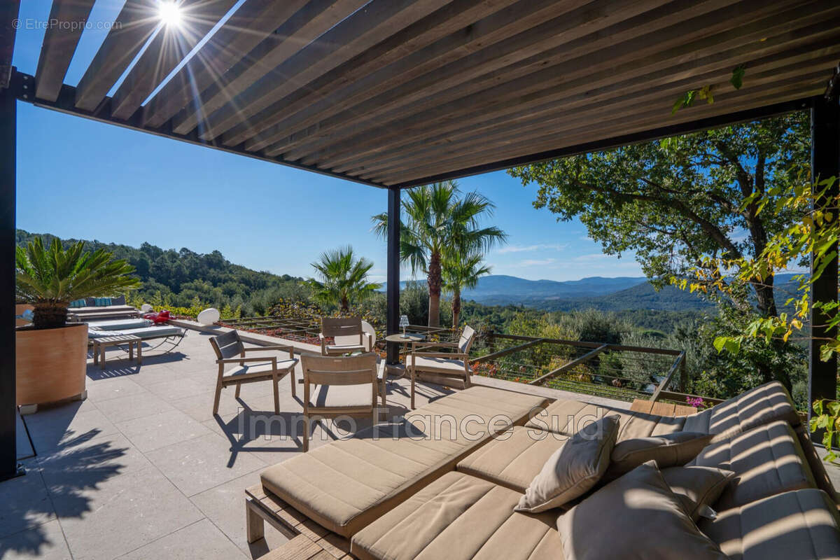 Maison à LA GARDE-FREINET