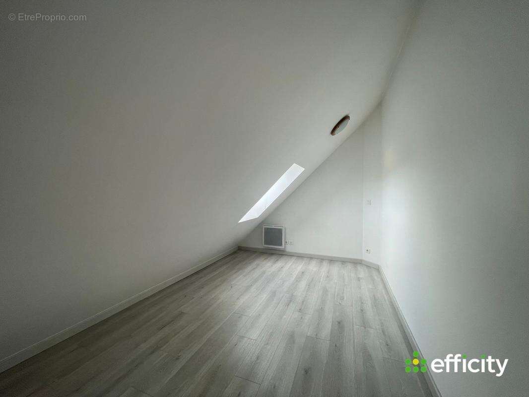 Appartement à EPERNON
