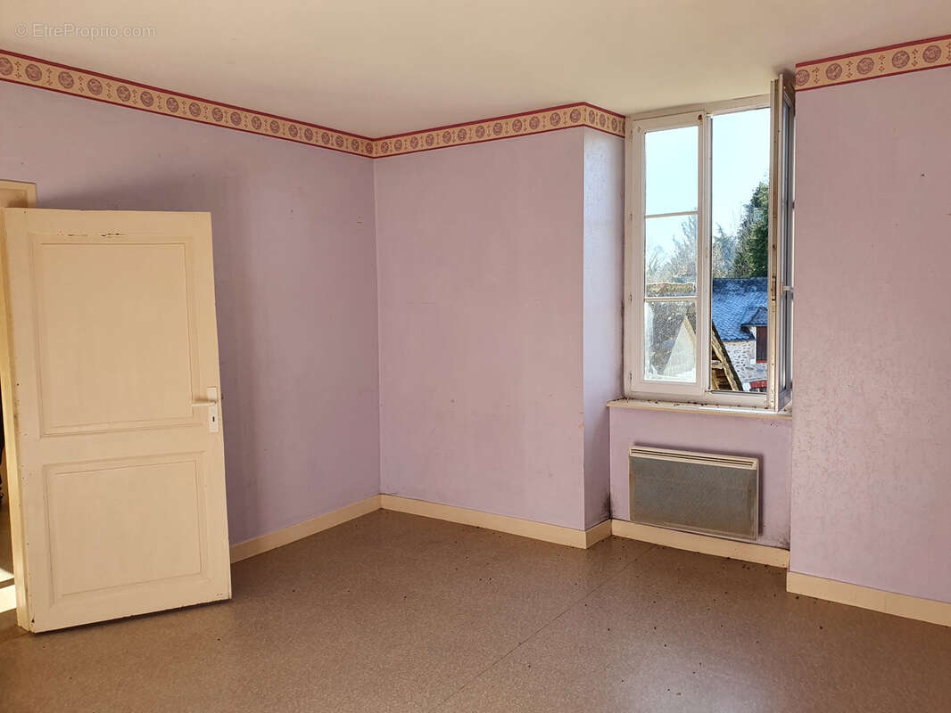 Maison à ALBUSSAC