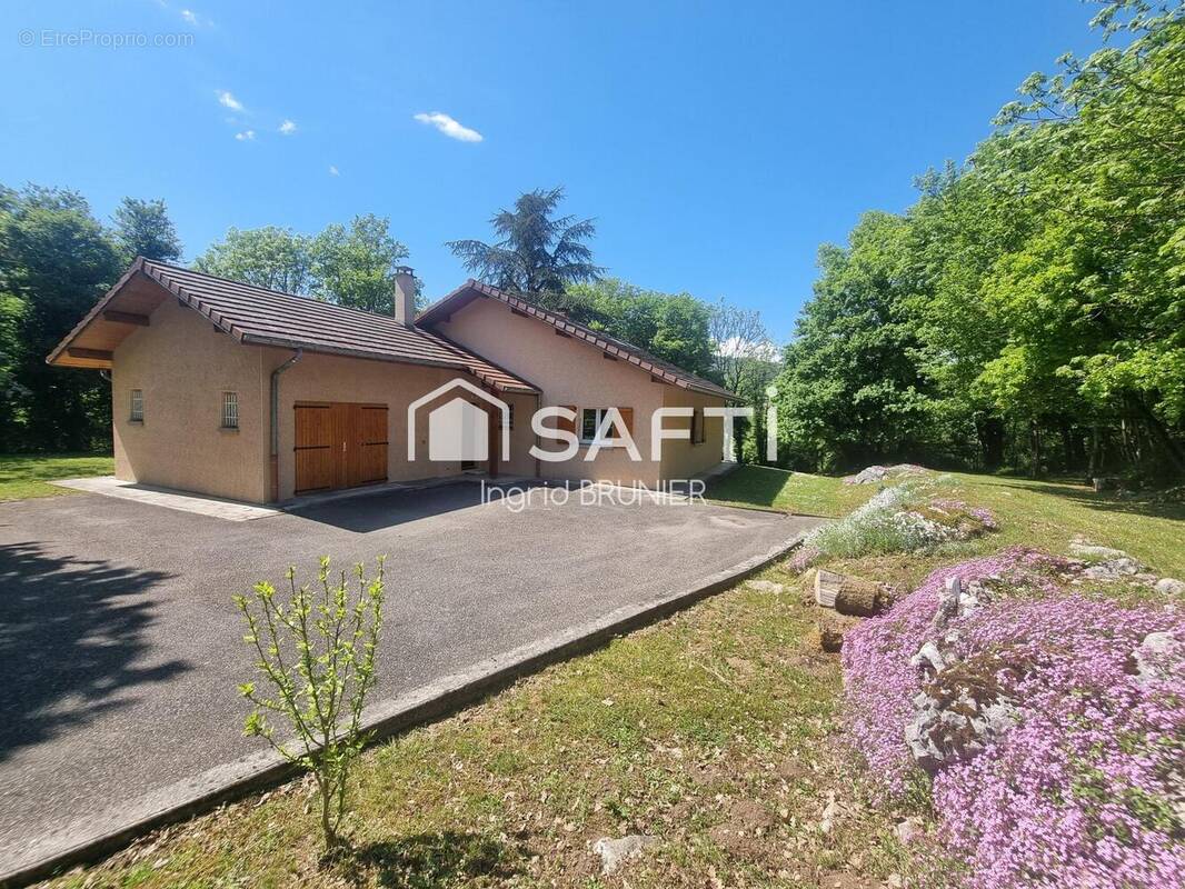Photo 1 - Maison à SAINT-PIERRE-DE-CURTILLE