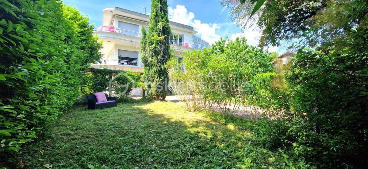 Appartement à CORENC