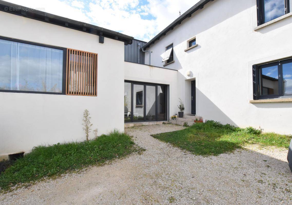 Appartement à FRANCHEVILLE