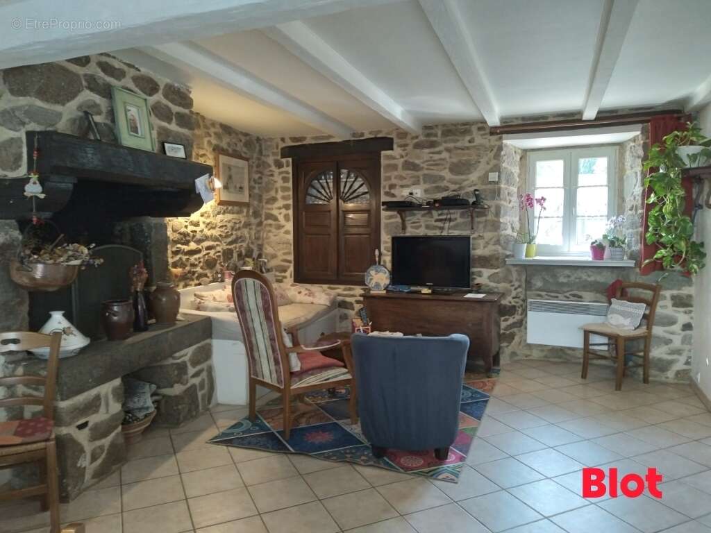 Maison à SAINT-SULIAC