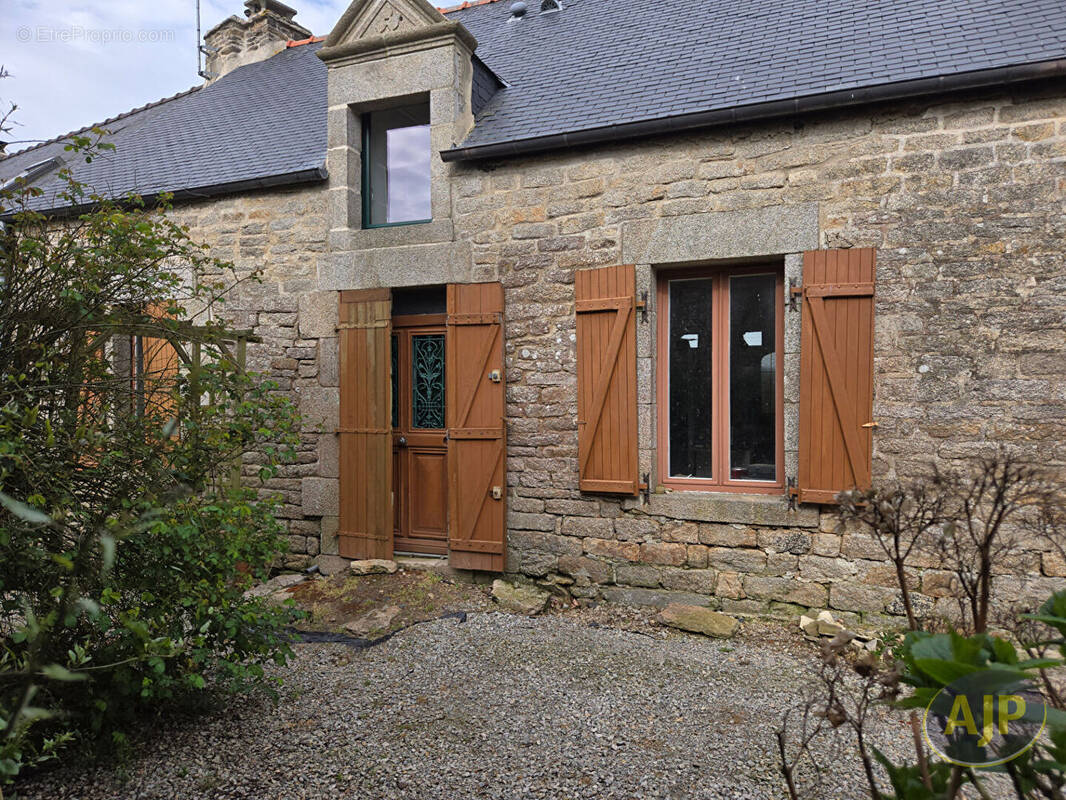 Maison à GUEHENNO
