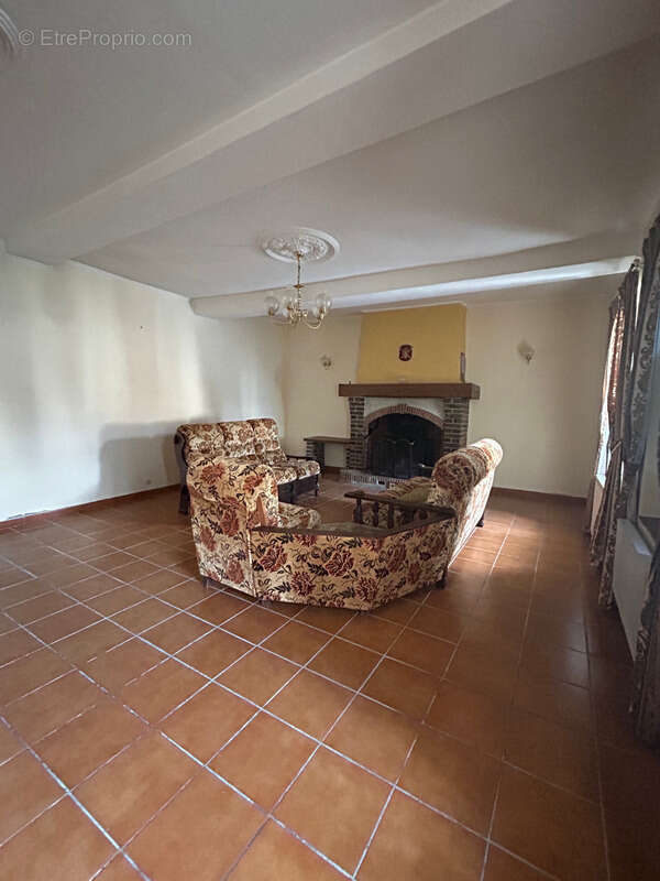 Maison à LE CHARME