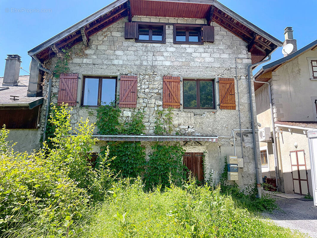 Maison à DOUSSARD