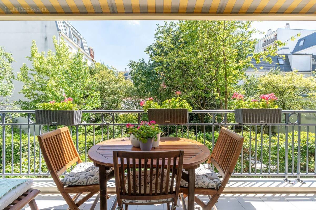 Appartement à CHARENTON-LE-PONT
