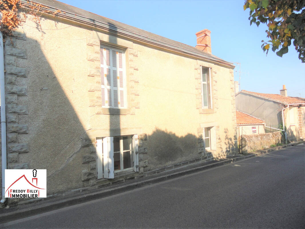 Maison à SAINT-JEAN-DE-THOUARS