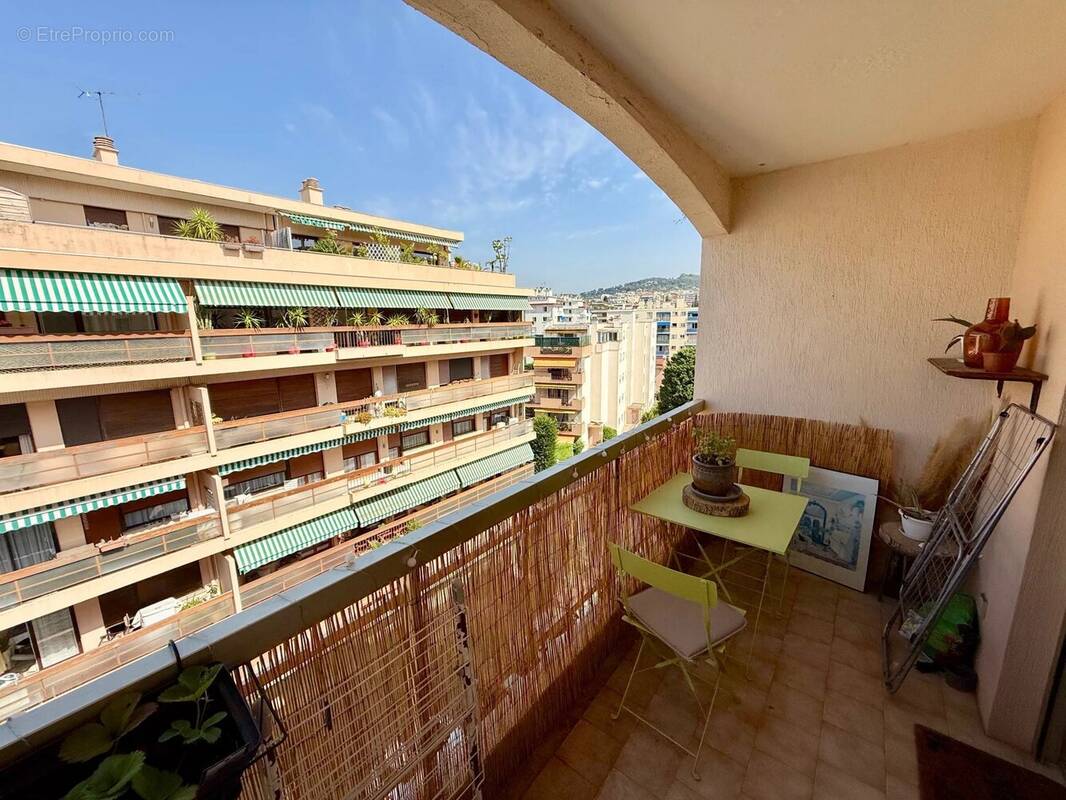 Appartement à LE CANNET