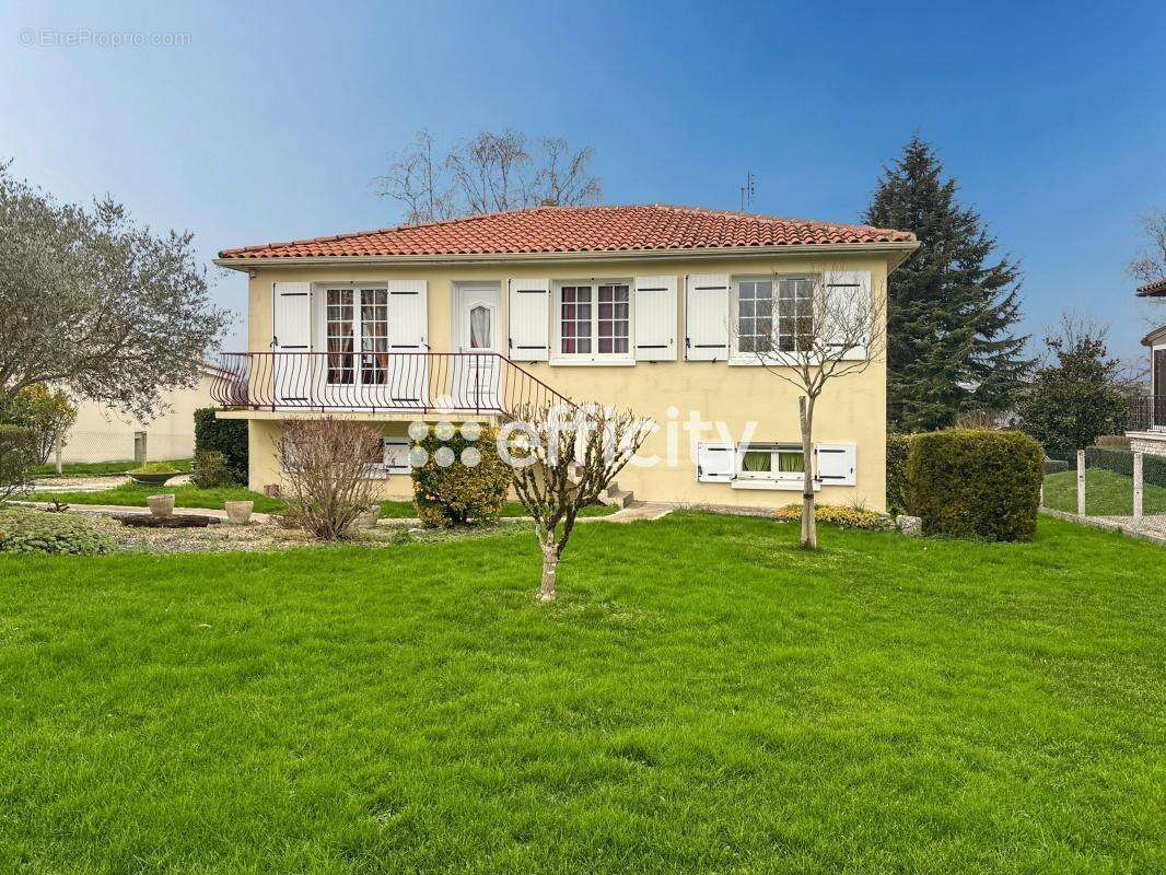 Maison à PONS