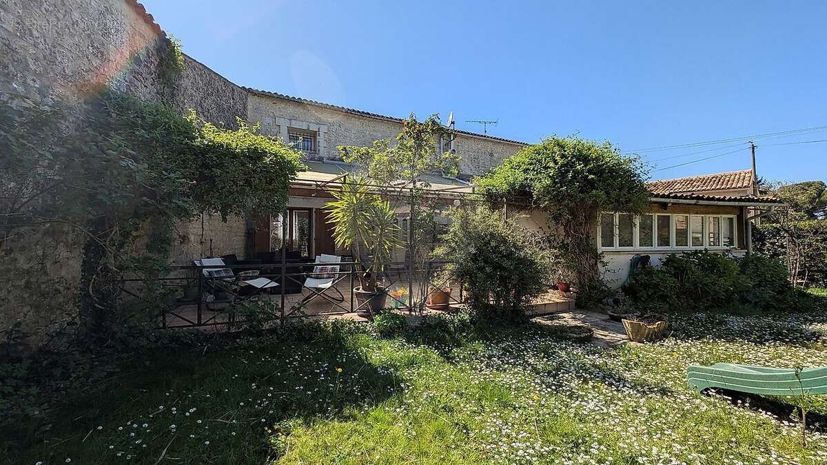 Maison à CHADENAC