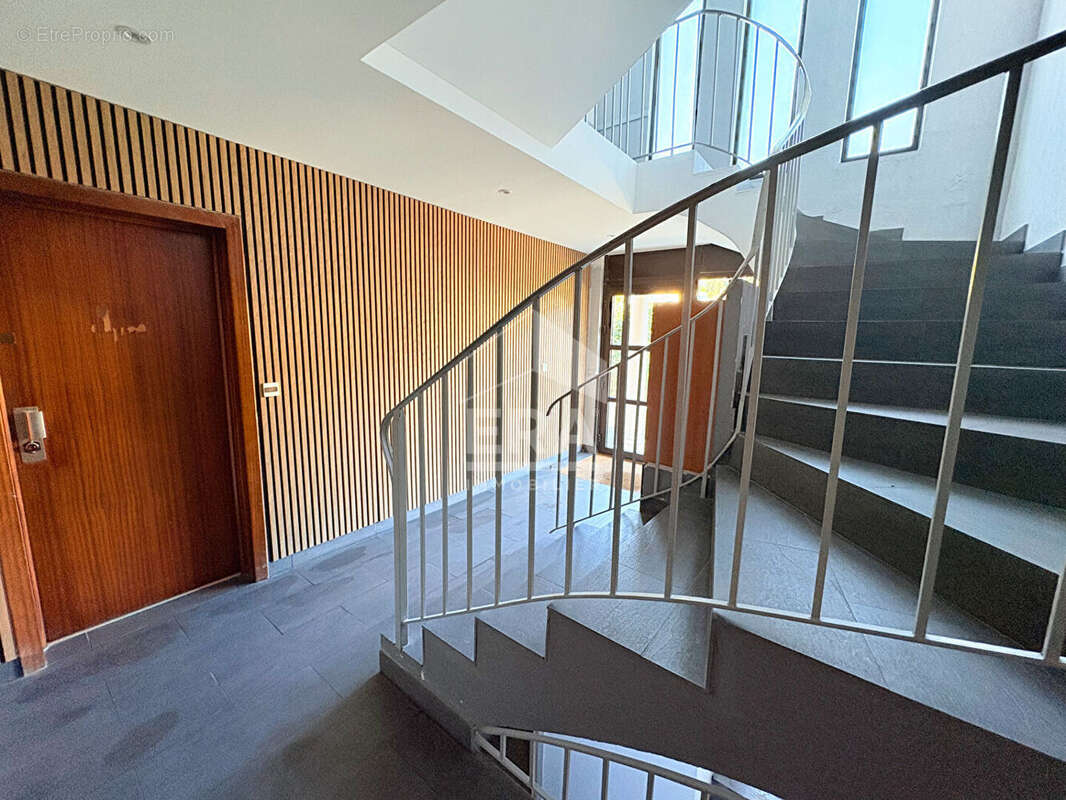Appartement à VENCE