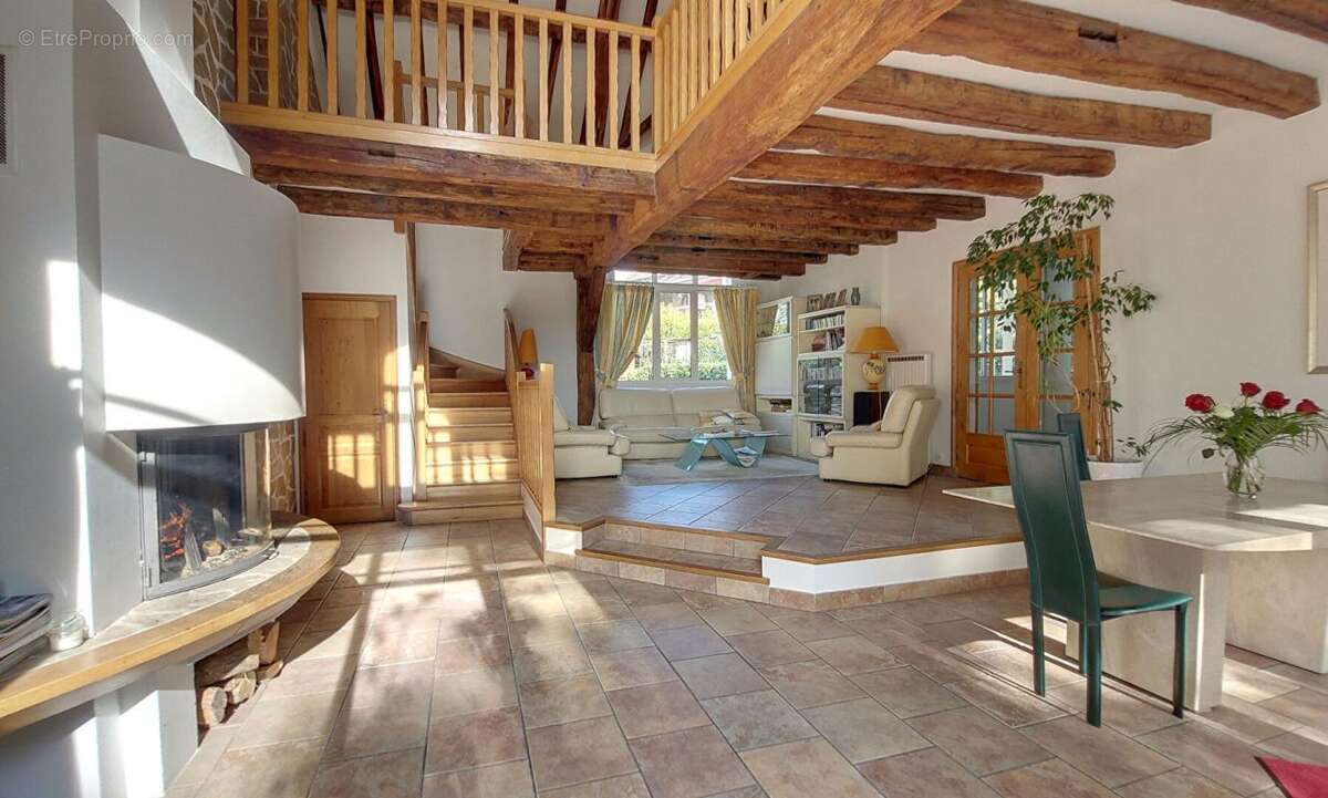 Maison à YERRES