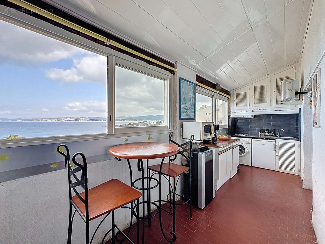 Appartement à SIX-FOURS-LES-PLAGES