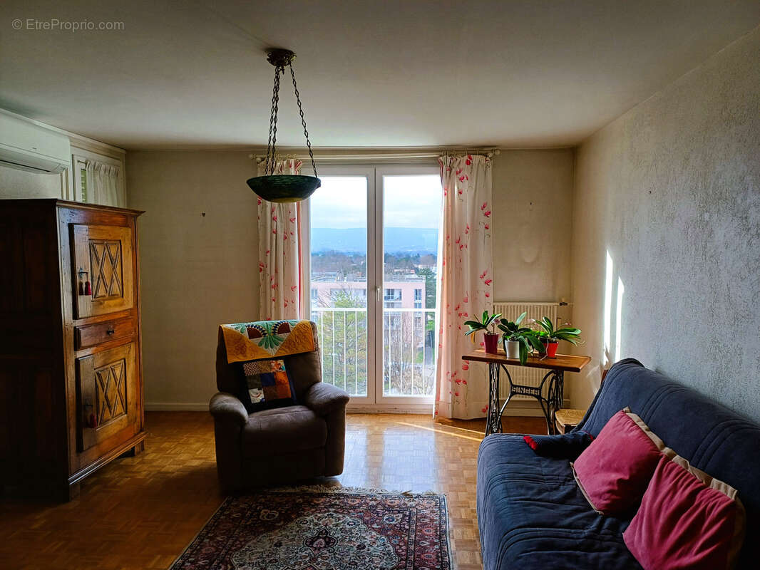 Appartement à PIERRELATTE