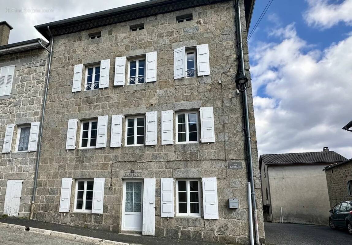 Appartement à LE CHAMBON-SUR-LIGNON