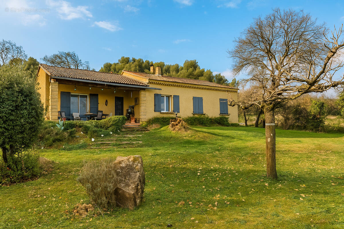 Maison à CHATEAUNEUF-DE-GADAGNE