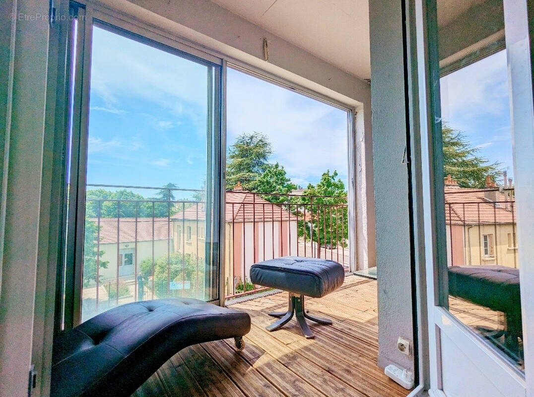 Appartement à CHENOVE