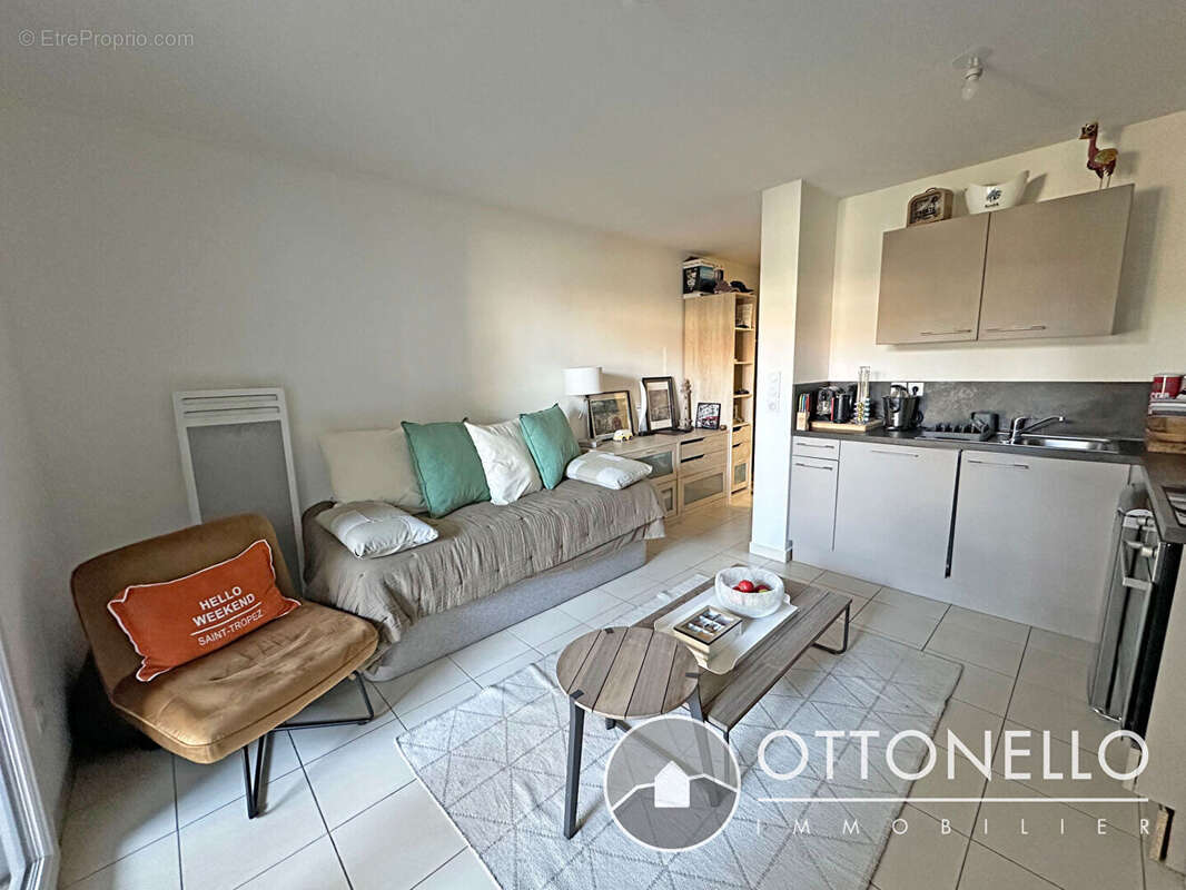 Appartement à ROQUEBRUNE-SUR-ARGENS