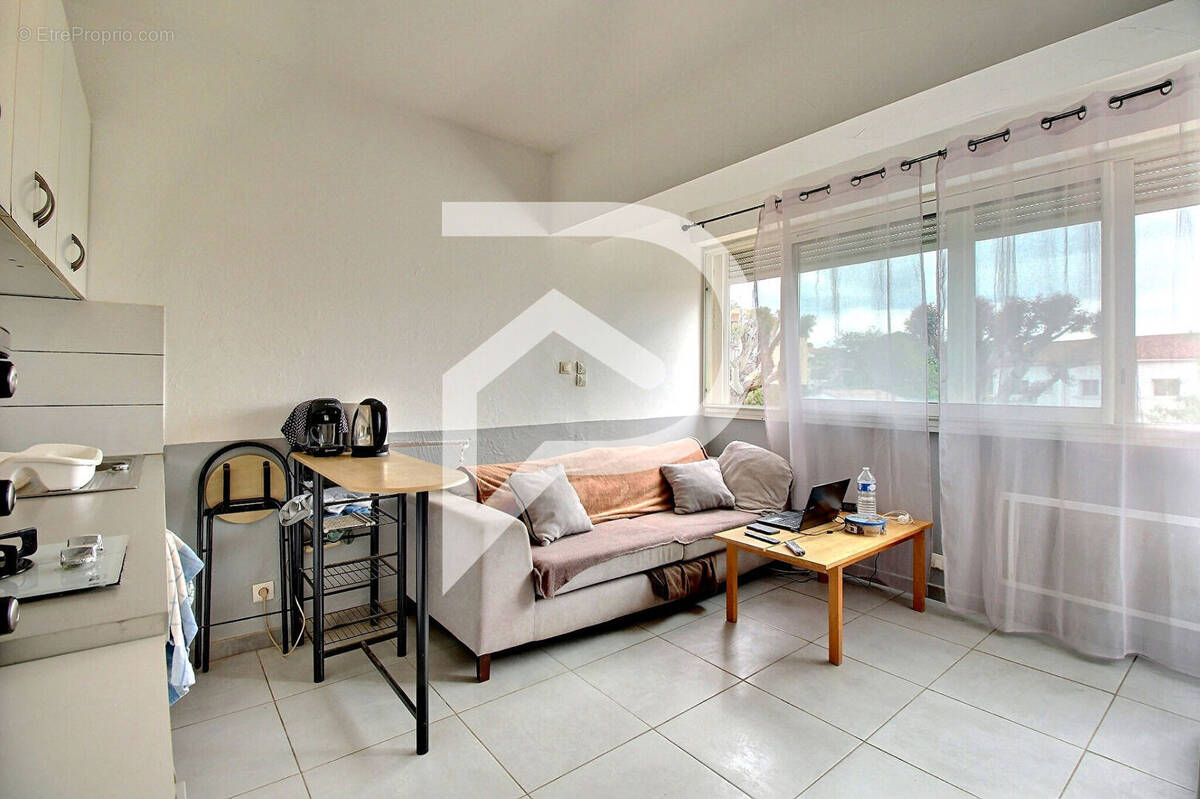 Appartement à BORMES-LES-MIMOSAS