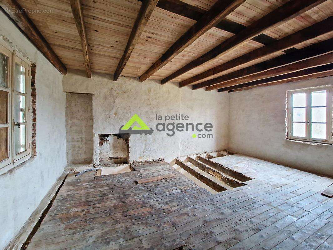 Maison à LAVAVEIX-LES-MINES