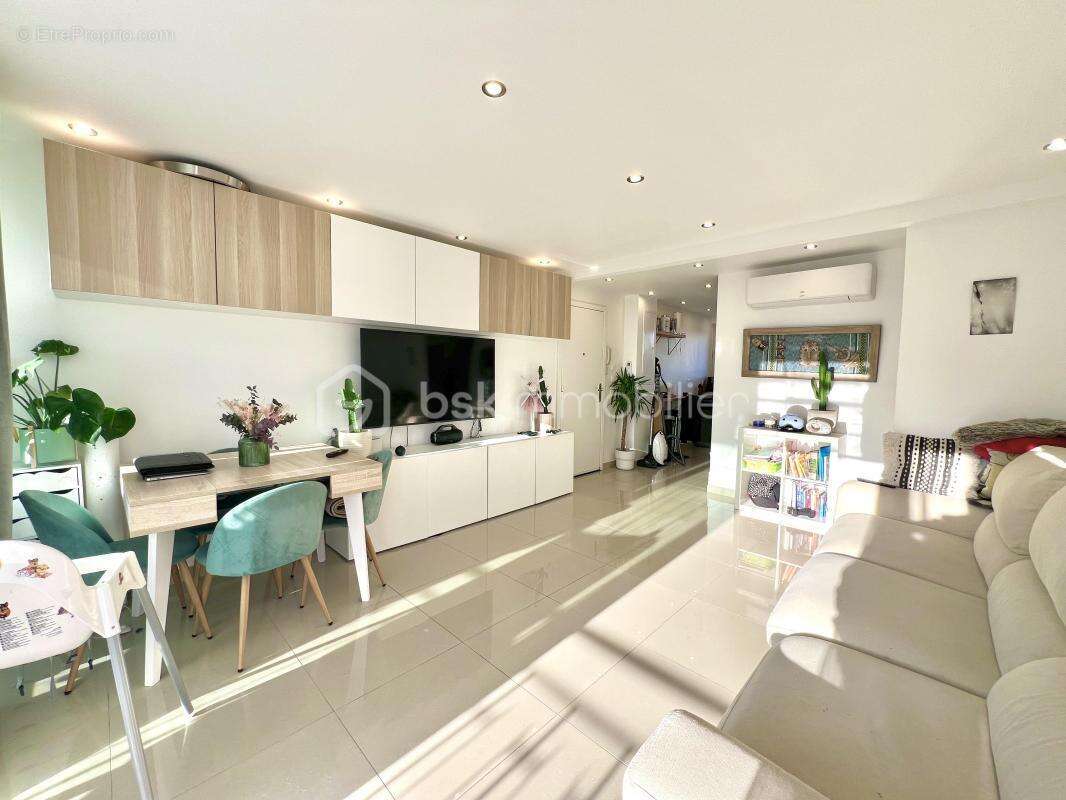 Appartement à MANDELIEU-LA-NAPOULE