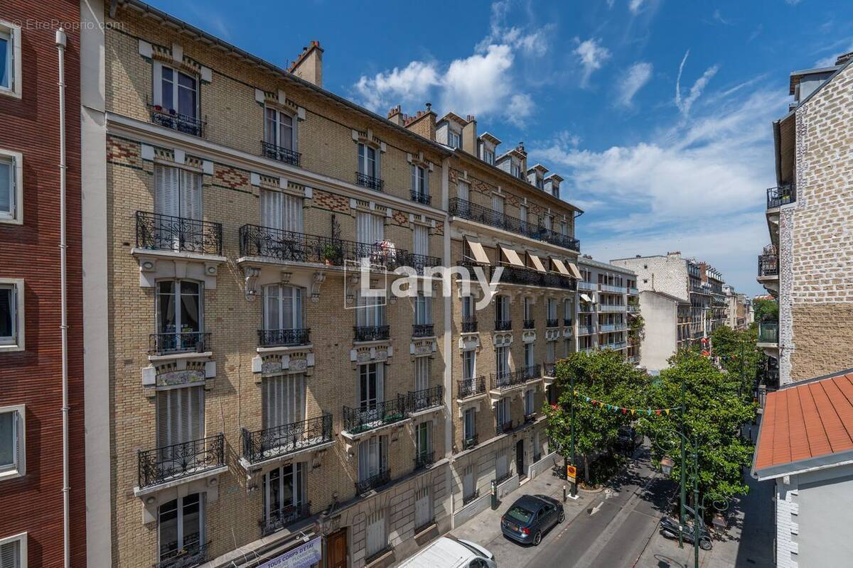 Appartement à LA GARENNE-COLOMBES