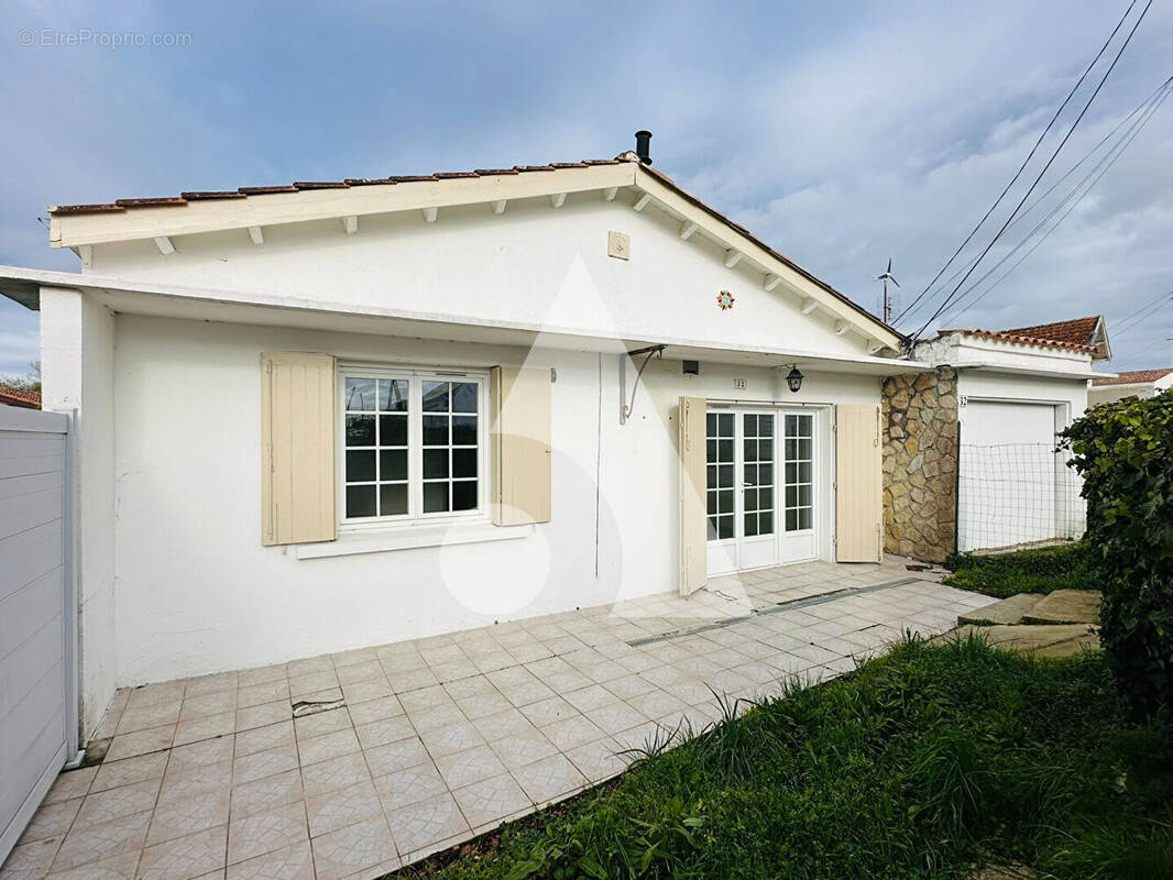 Maison à BOURCEFRANC-LE-CHAPUS