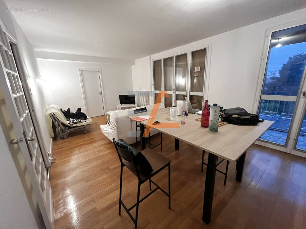 Appartement à SAINT-ETIENNE