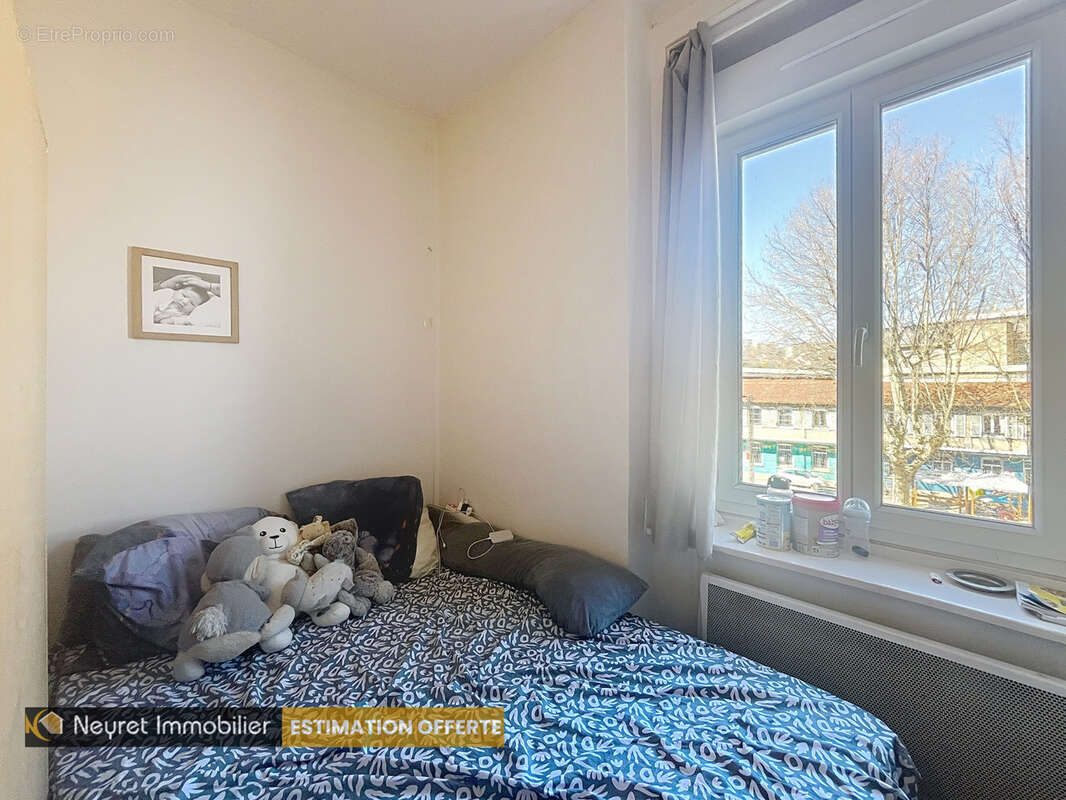 Appartement à OULLINS