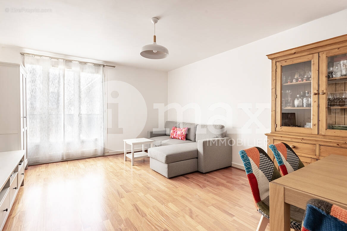 Appartement à COURBEVOIE