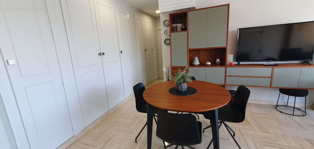 Appartement à MANDELIEU-LA-NAPOULE