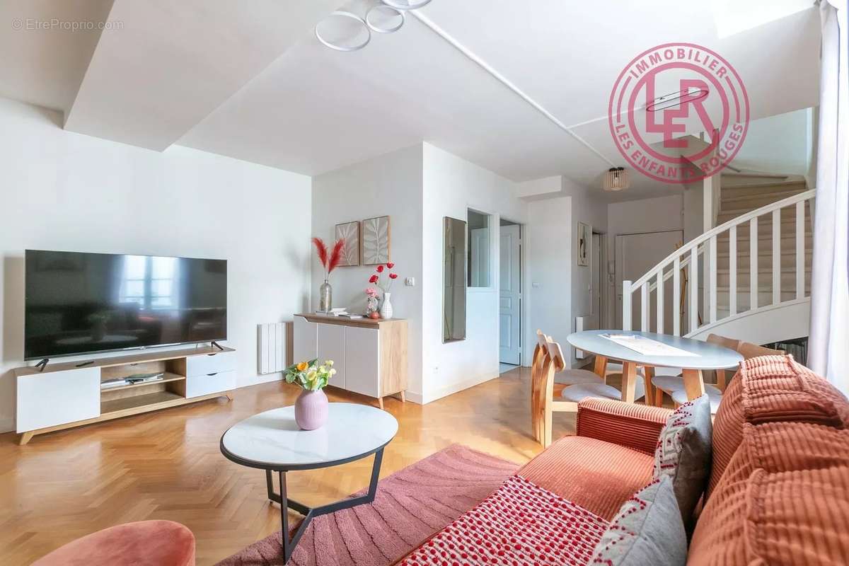 Appartement à PARIS-3E
