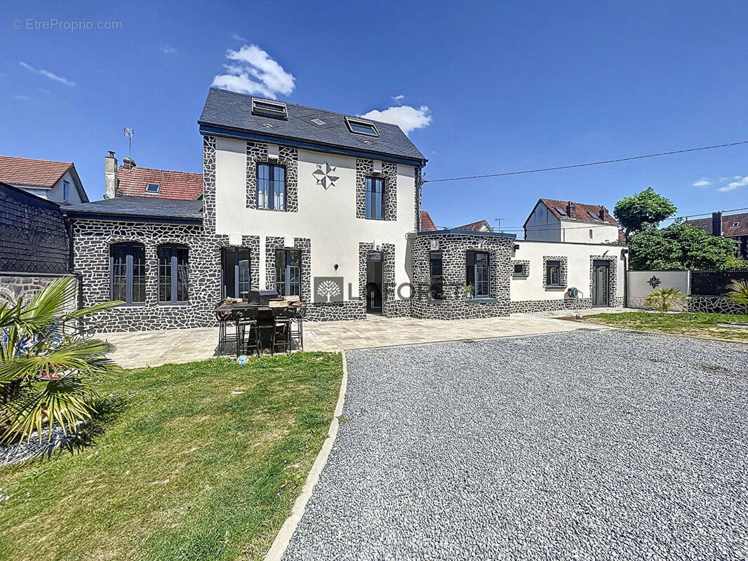 Maison à LE PETIT-QUEVILLY