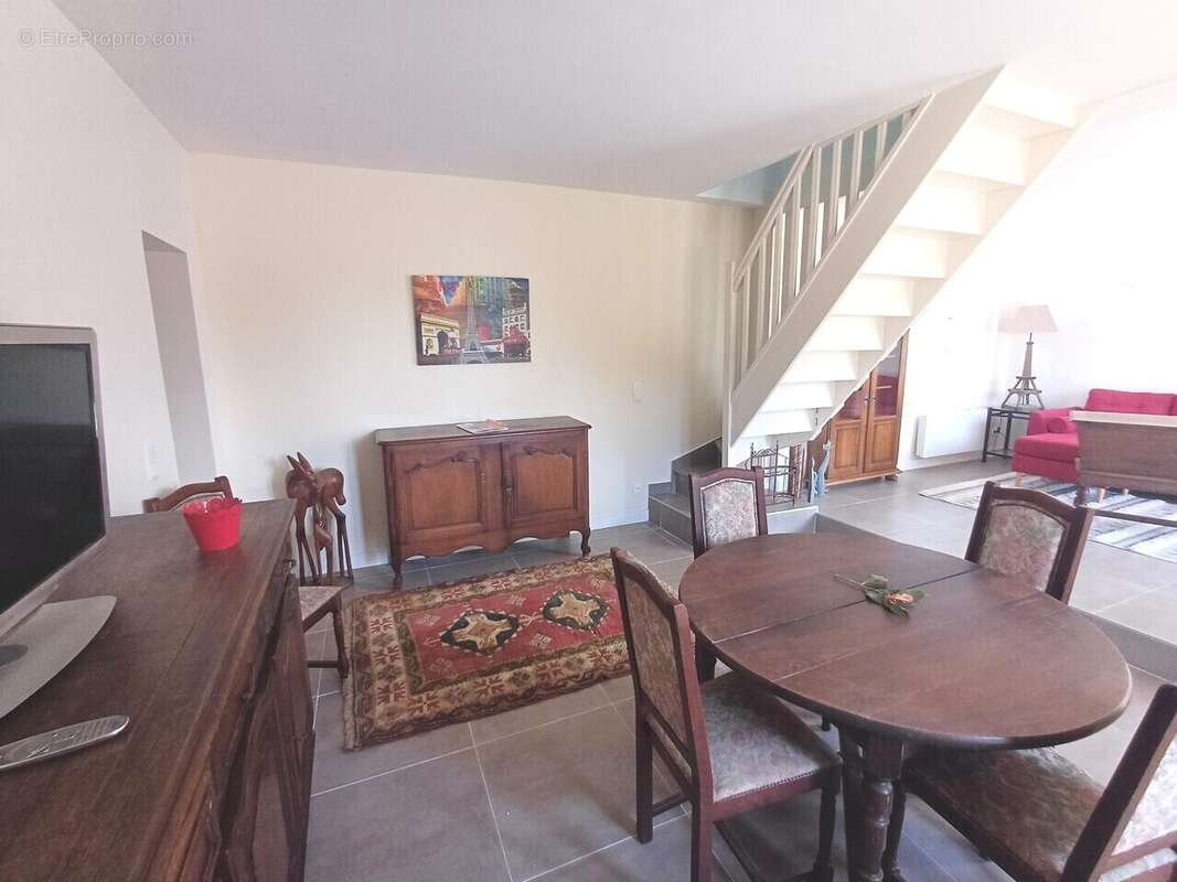 Maison à GREGES