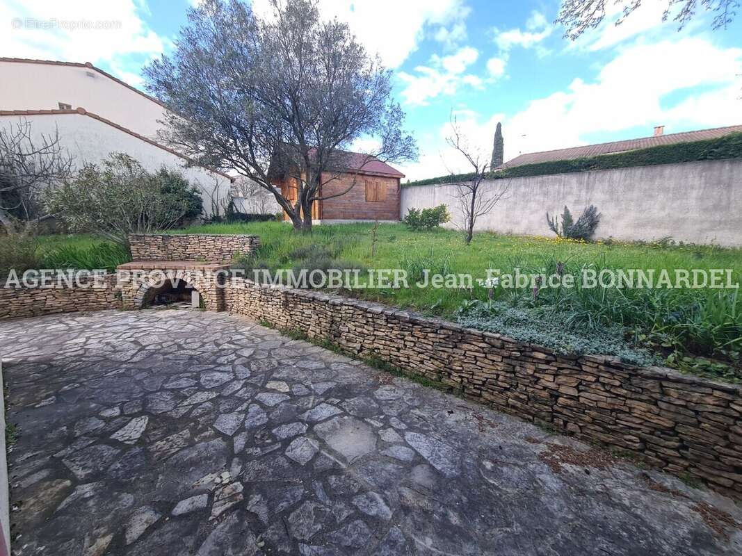 Maison à SAINT-PAUL-TROIS-CHATEAUX