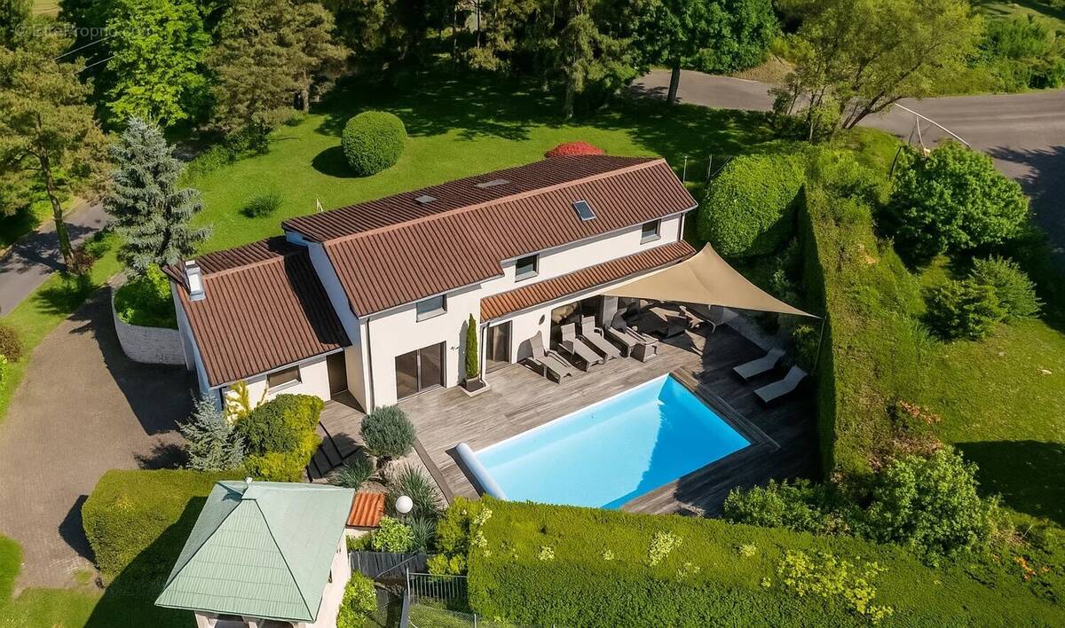 Maison à SAINT-CYR-AU-MONT-D&#039;OR