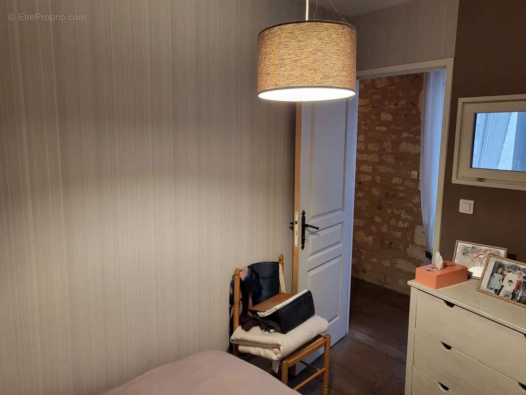 Appartement à JAVERLHAC-ET-LA-CHAPELLE-SAINT-ROBERT