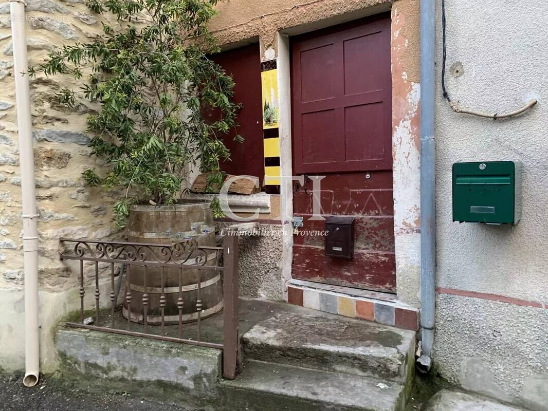 Maison à MIRABEL-AUX-BARONNIES