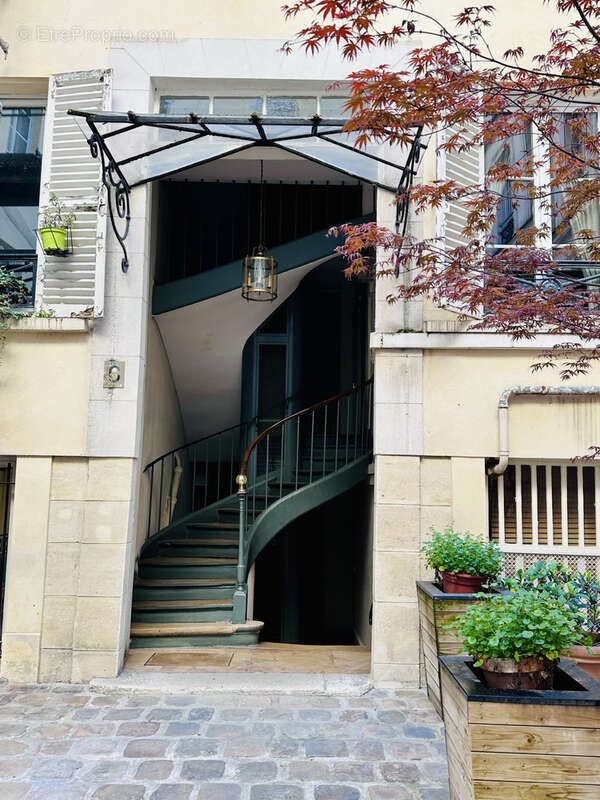 Appartement à PARIS-6E