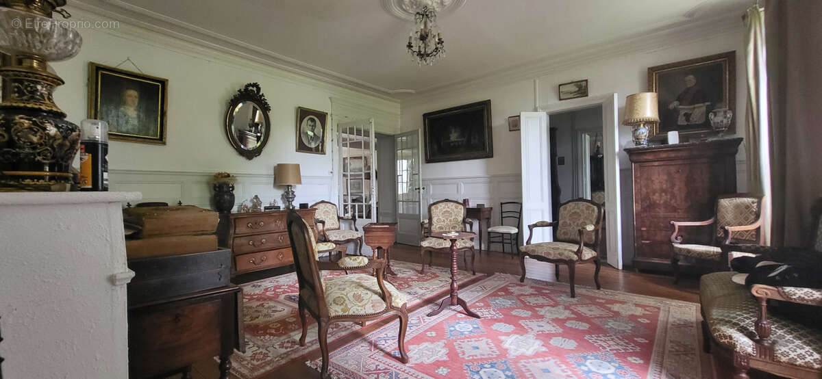 Maison à ILLATS