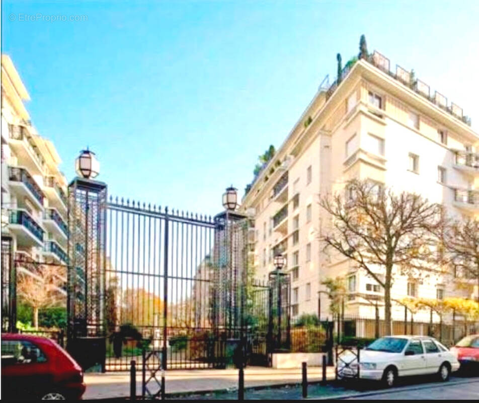Appartement à COURBEVOIE