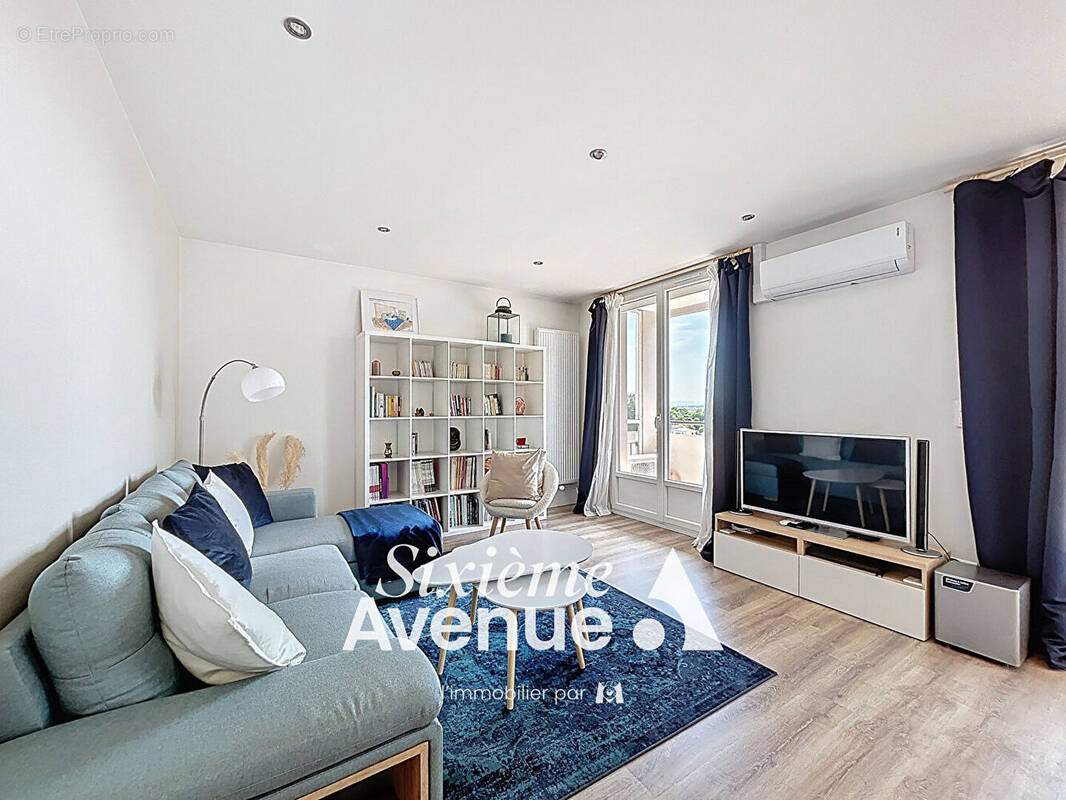Appartement à DECINES-CHARPIEU