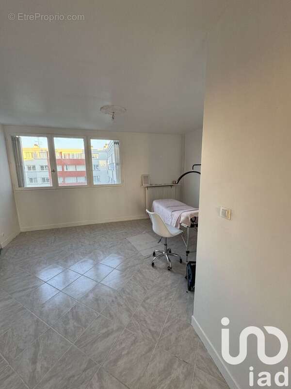 Photo 7 - Appartement à FLEURY-LES-AUBRAIS