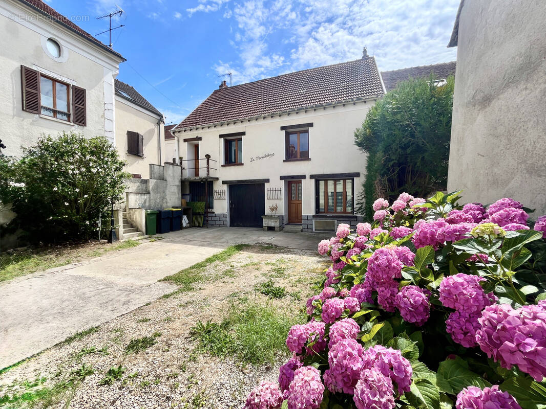 Maison à JOUY-SUR-MORIN