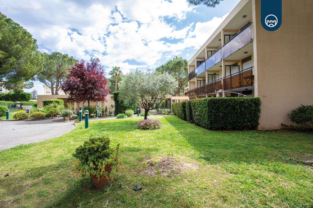 Appartement à MANDELIEU-LA-NAPOULE